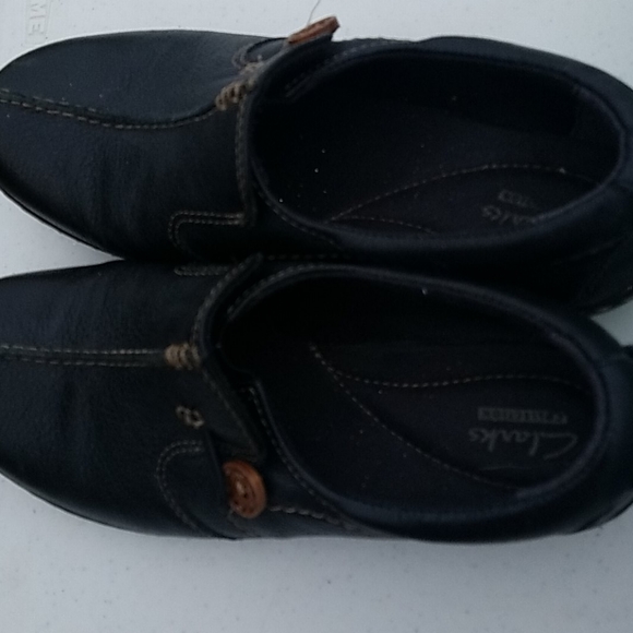 Shoes - Picture 4 of 9